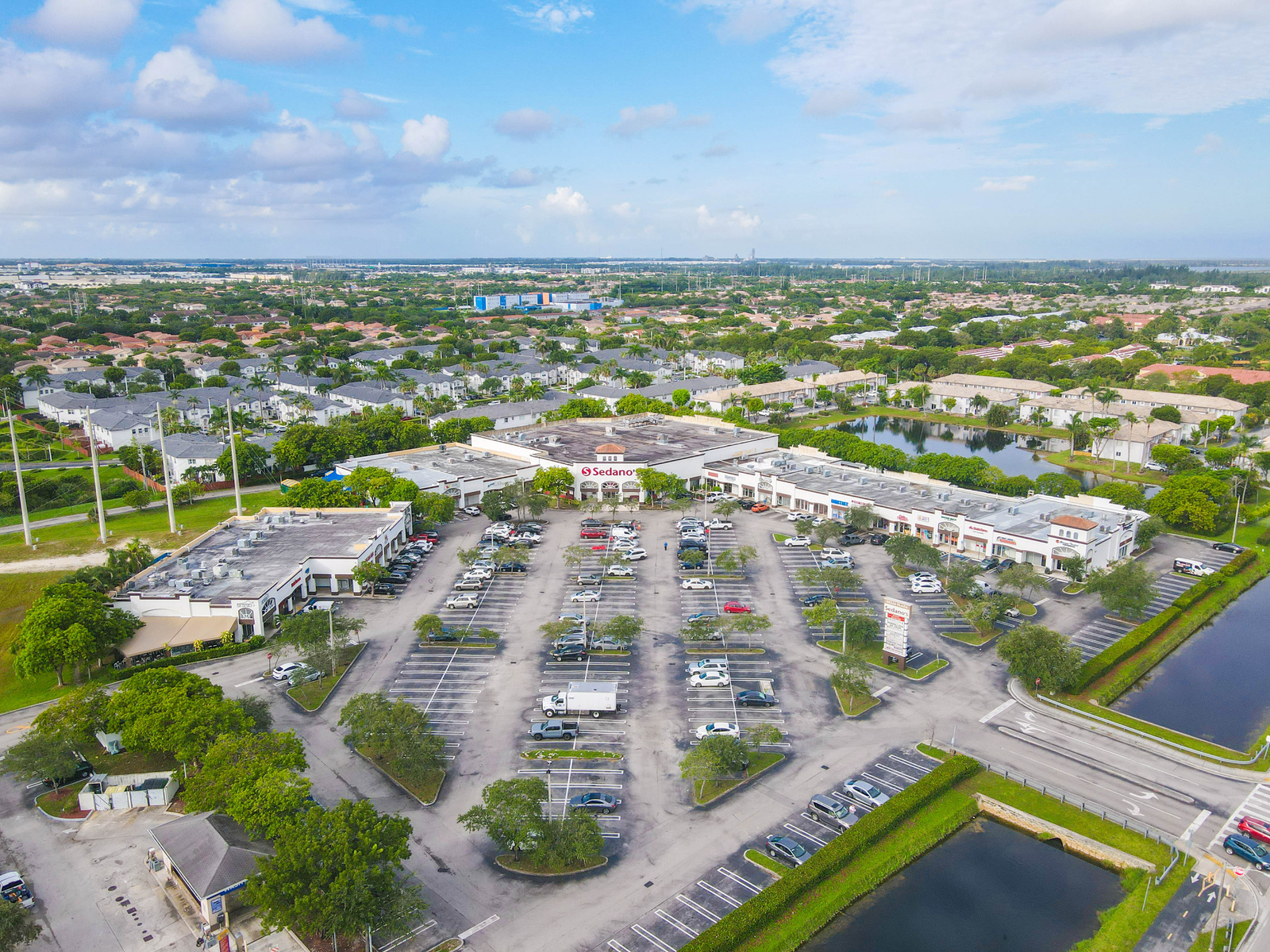 Delia Plaza Shopping Center in company materials